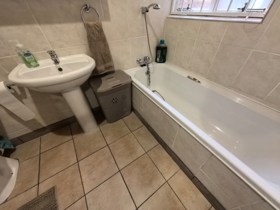 3 Bedroom Property for Sale in Rhodesdene Northern Cape